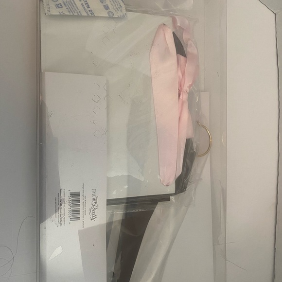 Style Me Pretty Bridal Hanger Set - Picture 5 of 6